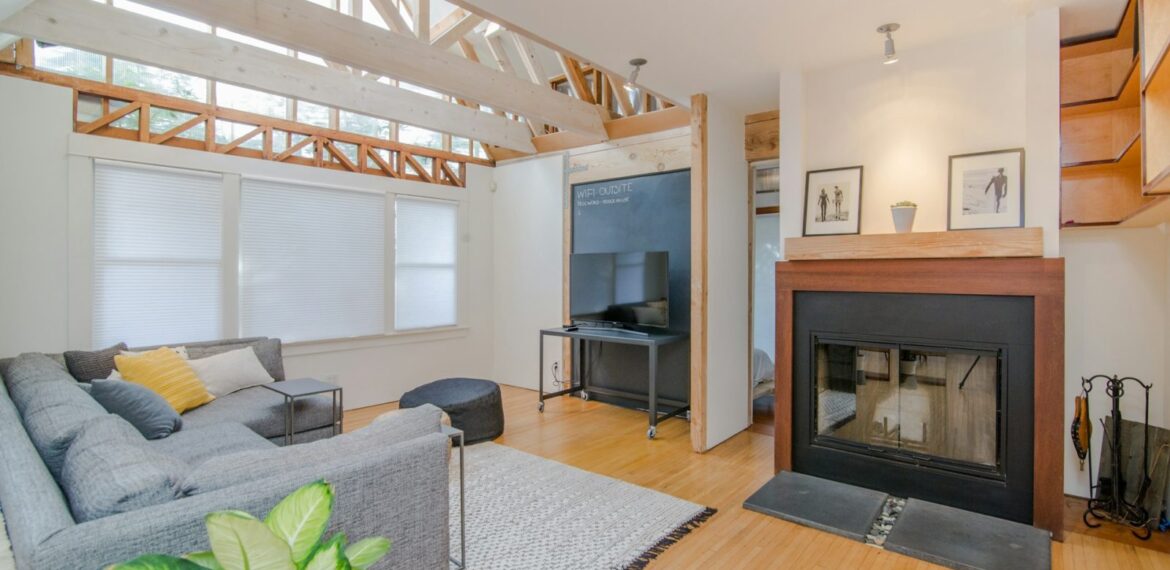 renovasi interior rumah pertama pasangan muda modern minimalis